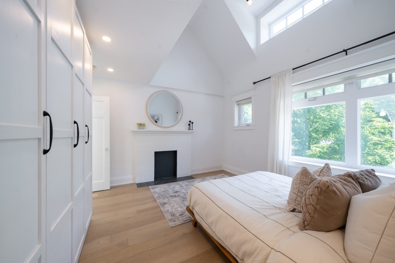 38 Richard Ave 