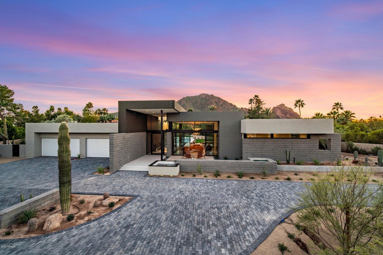 6005 E Lincoln Drive