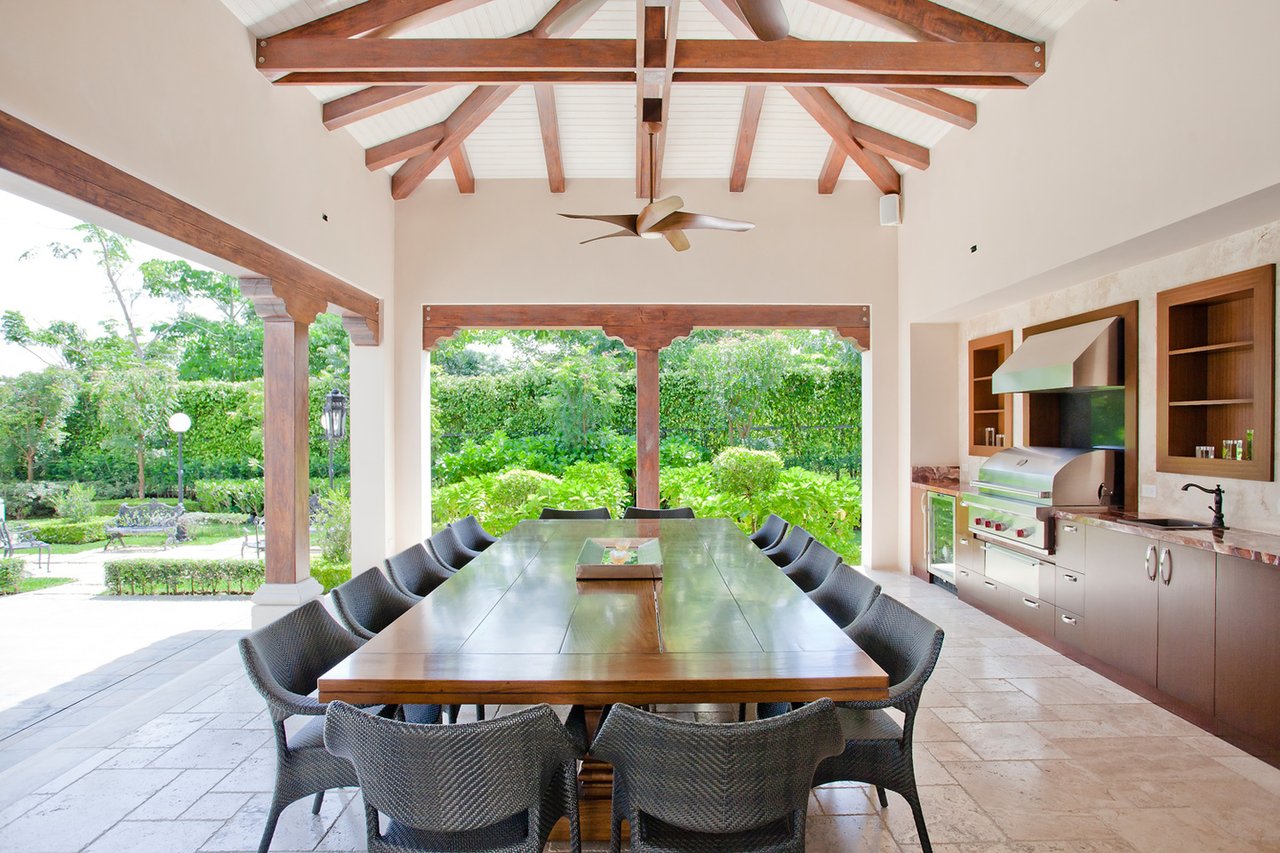Contemporary Gated Estate, Santa Ana, San Jose