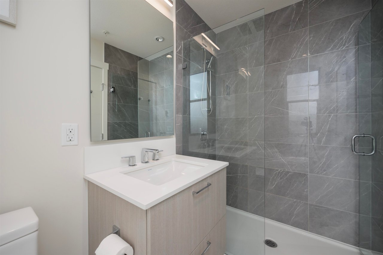 411-707 Como Lake Ave