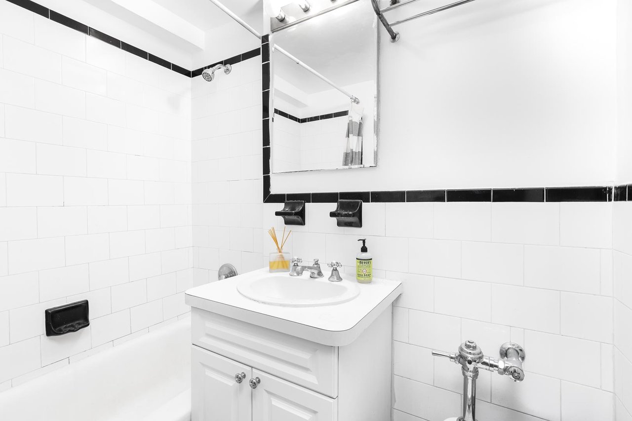288 Lexington Avenue, Apt 1-D