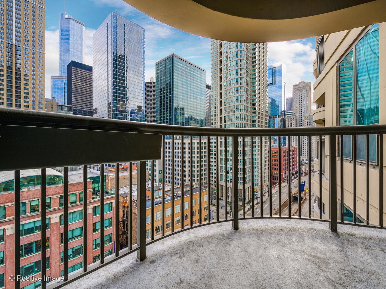 400 N Lasalle St, #2702