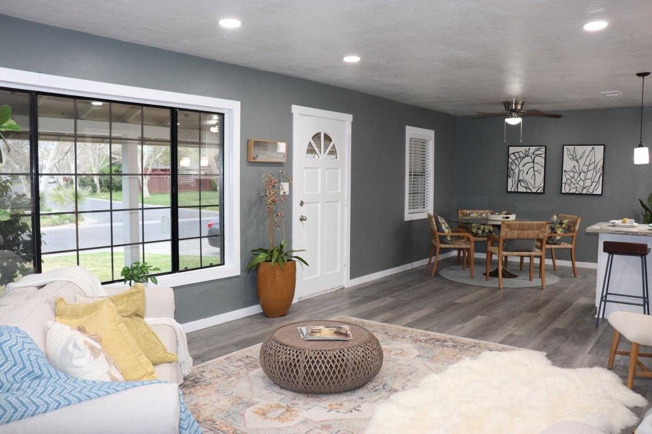 2310 Tamarack Way