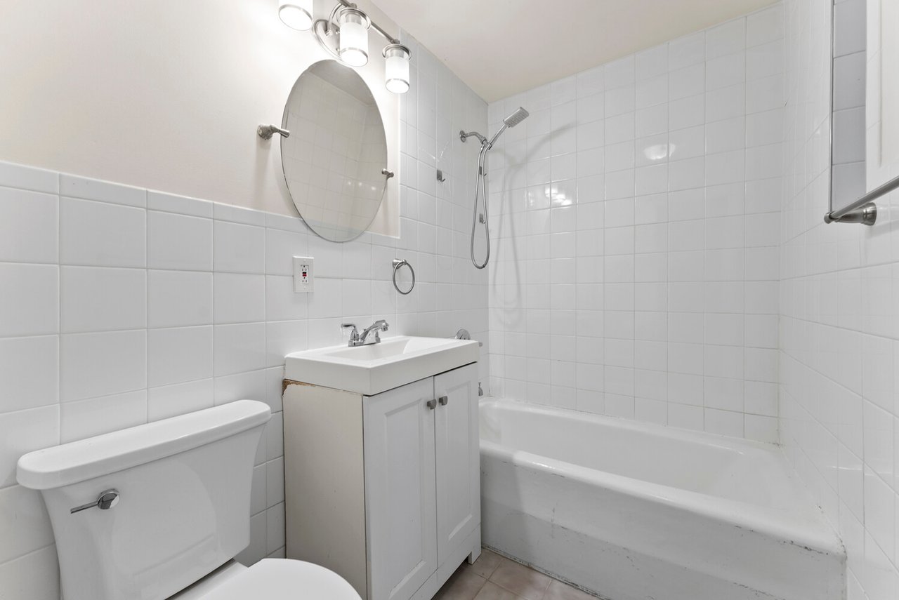 112 Suffolk Street, Apt 4C