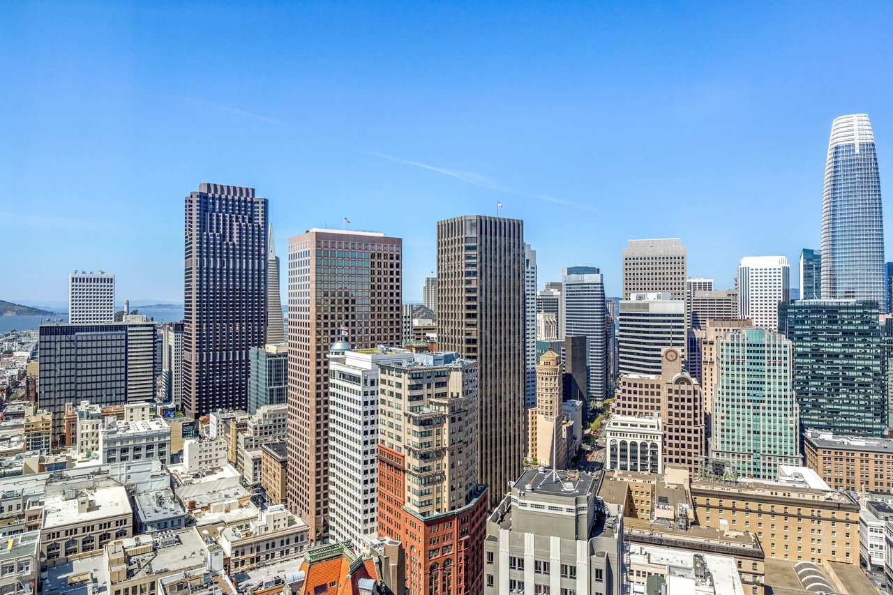 3,905 SqFt Four Seasons Grand Penthouse