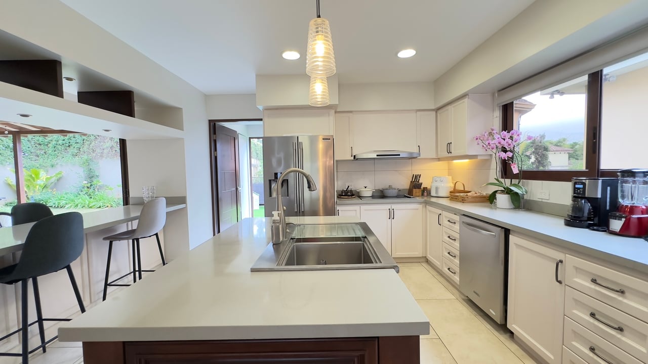 Modern Garden Condo, Curridabat, San Jose