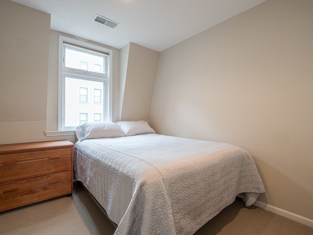 1351 W Altgeld Street # 3F