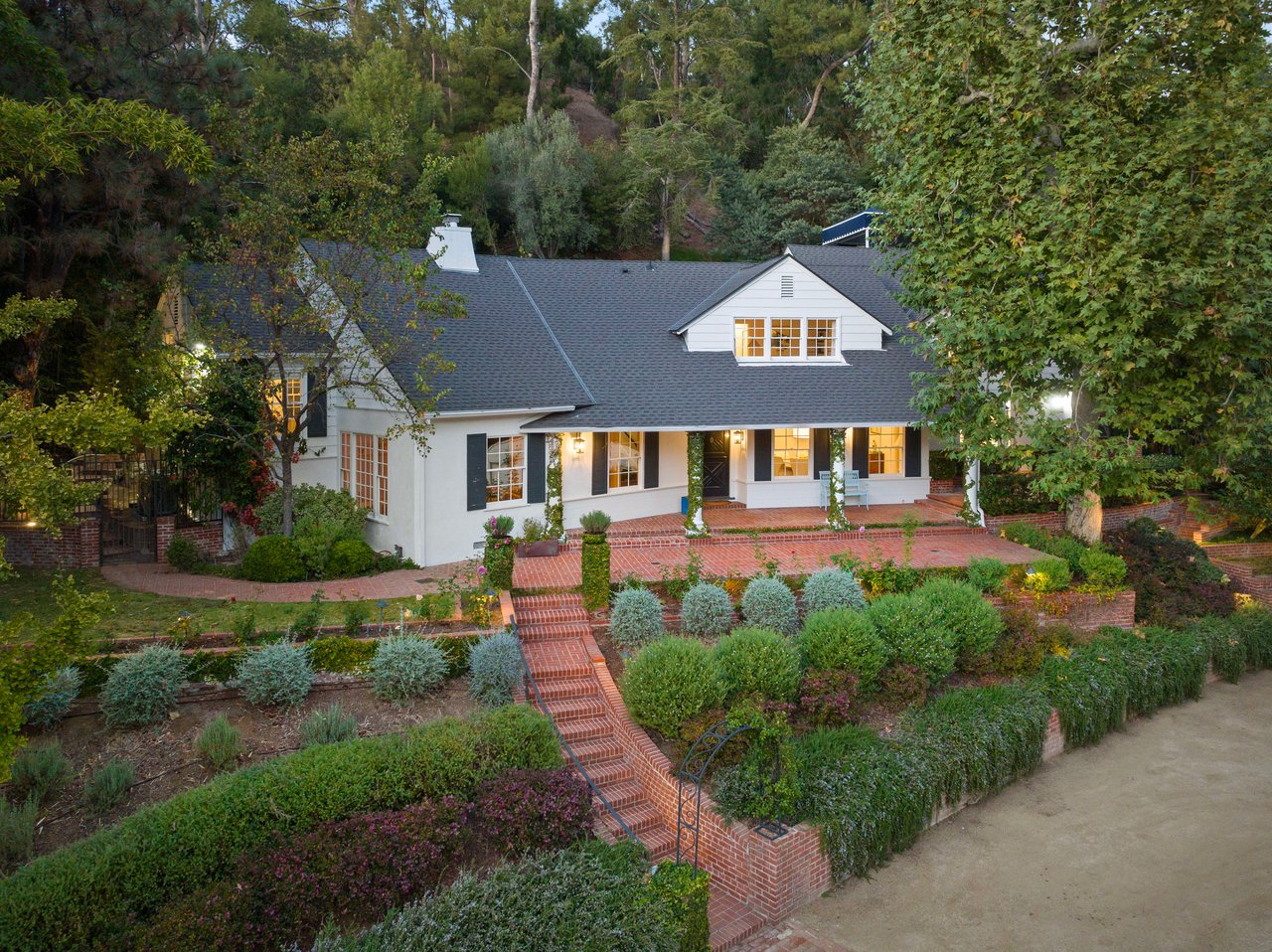 Former Home of Paul Newman and Joanne Woodward For Sale in Beverly Hills for $8M