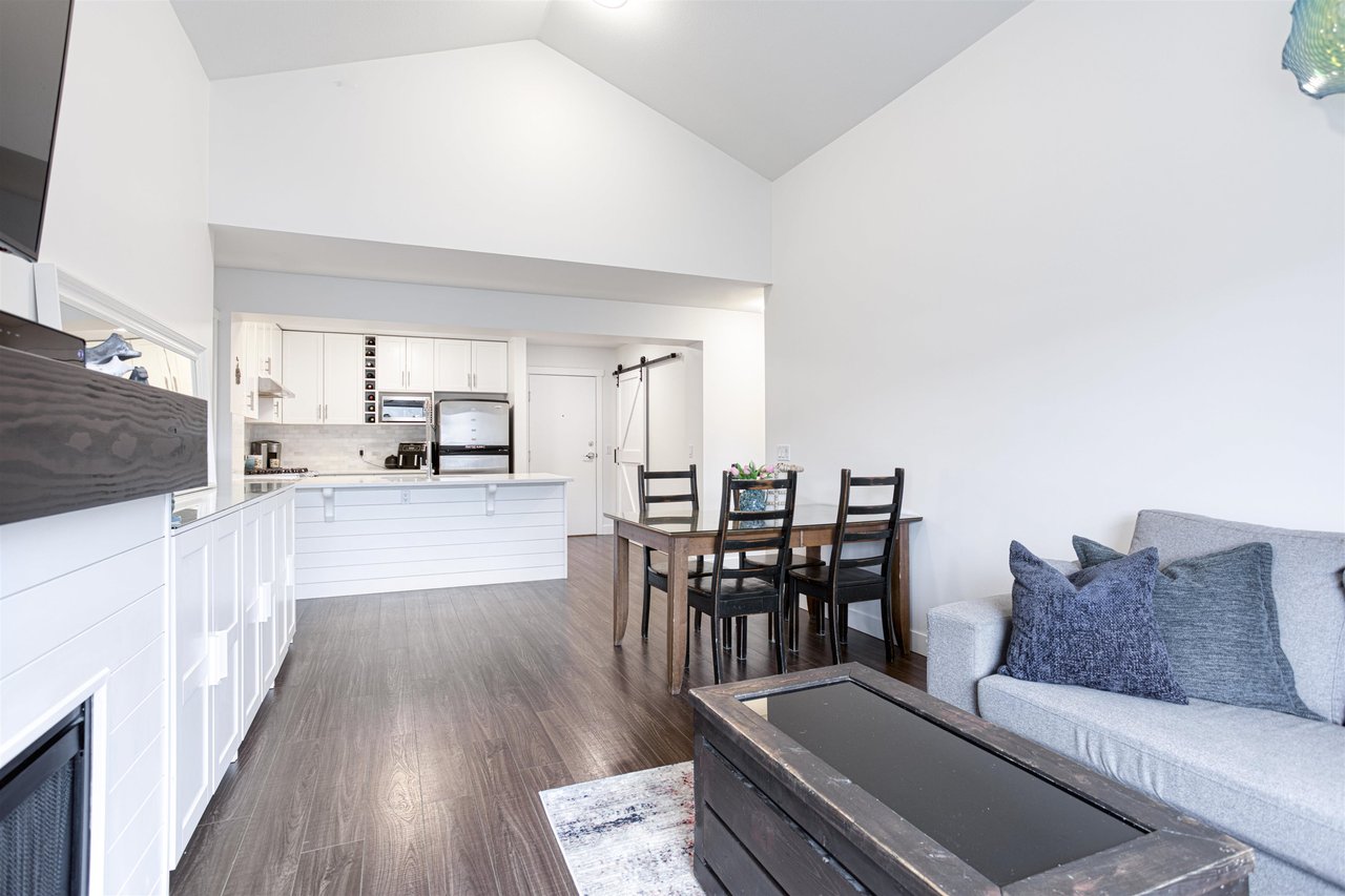 407-200 Klahanie Drive, Port Moody