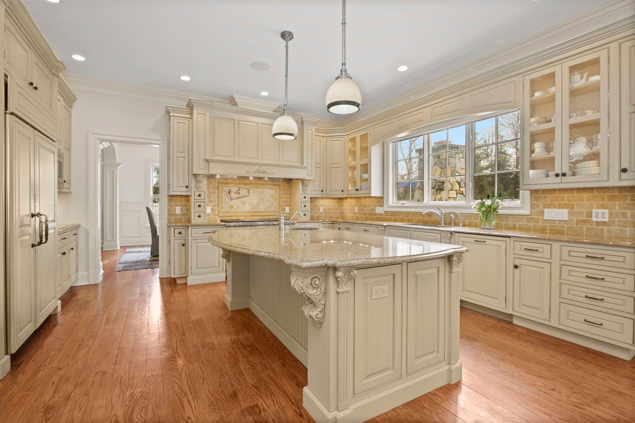 3 Glenwood Lane