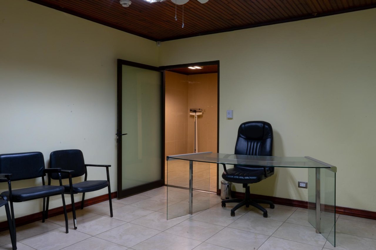Prime Corner Commercial Building, Perez Zeledon, San Jose