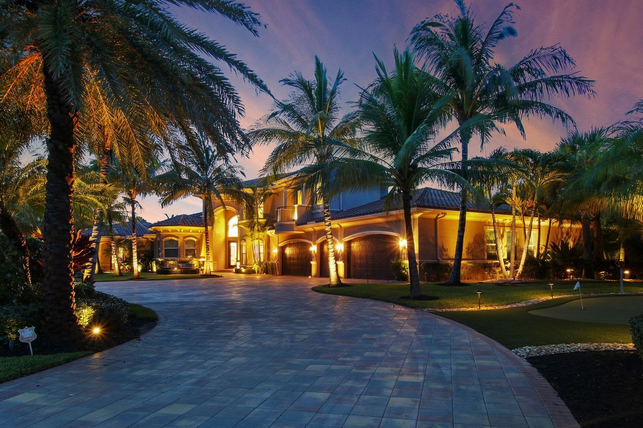 11093 Lynwood Palm Way