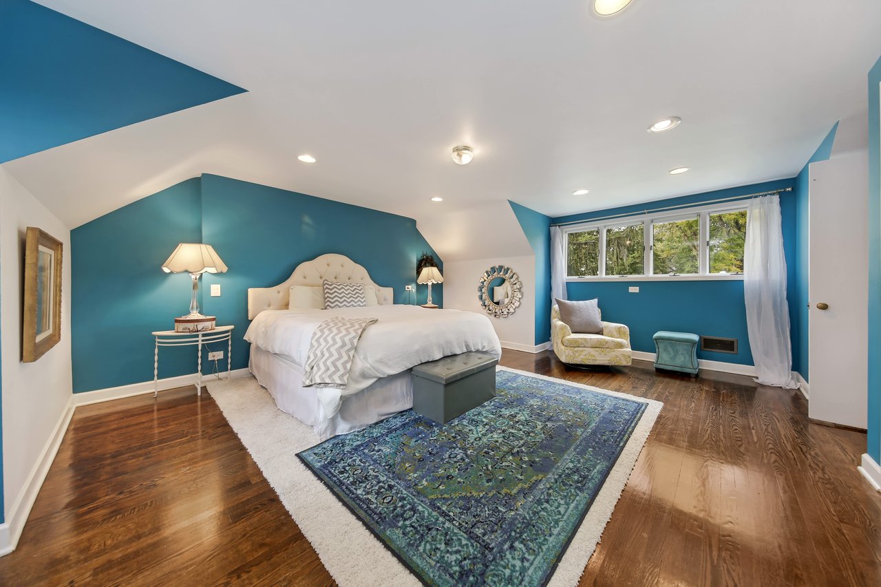 Here Is The Western Springs Home You Have Been Waiting For