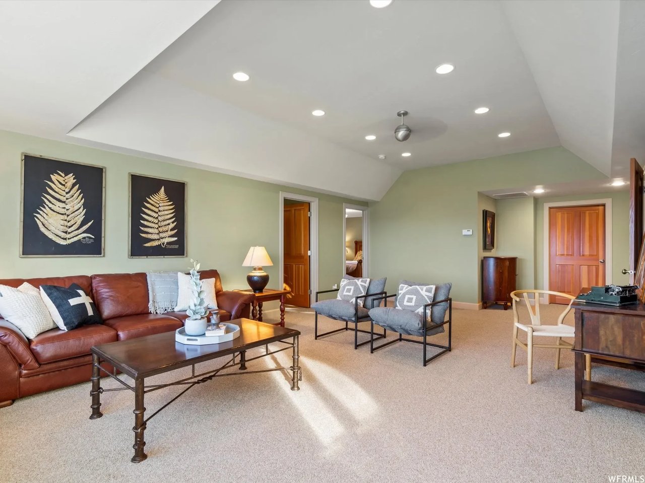 5823 E Elkhorn Dr