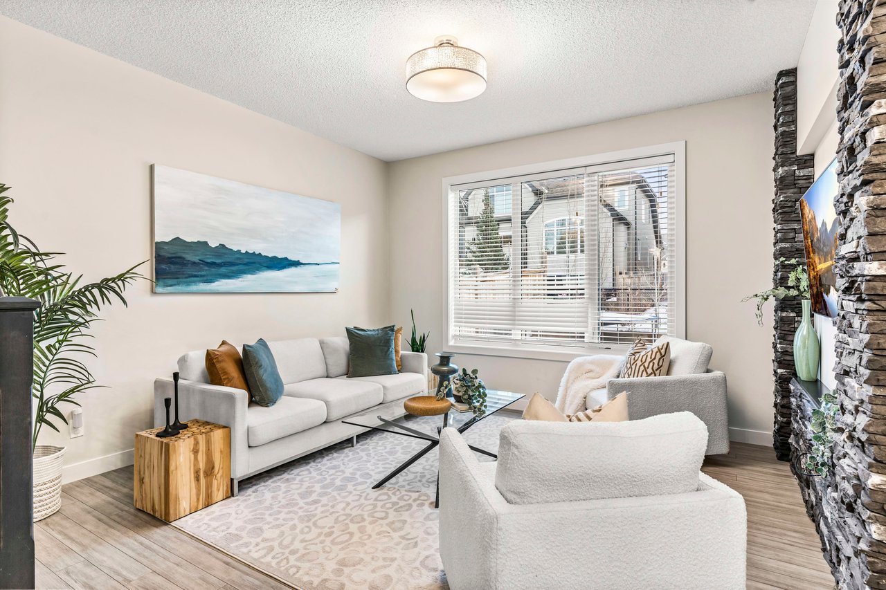 208 Mahogany Bay SE