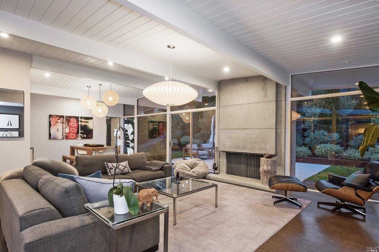 1122 Idylberry Road
