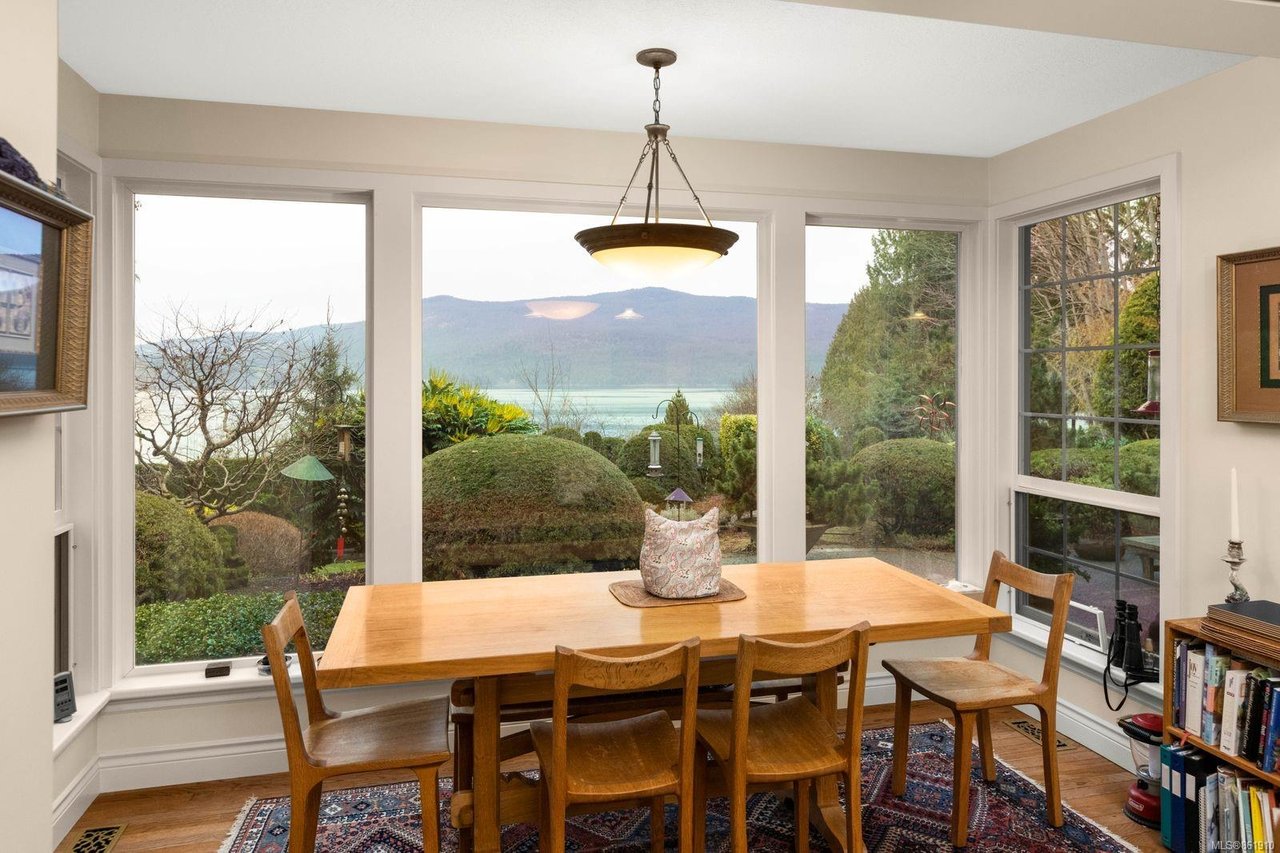 4349 Kingscote Rd, Cobble Hill