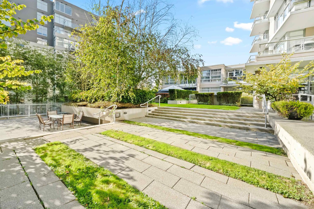 612-9266 University Cres