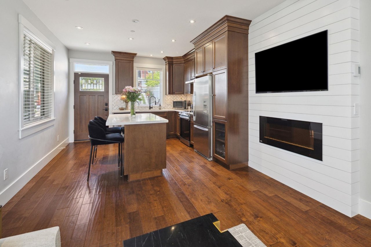 617 Mahon Avenue, North Vancouver