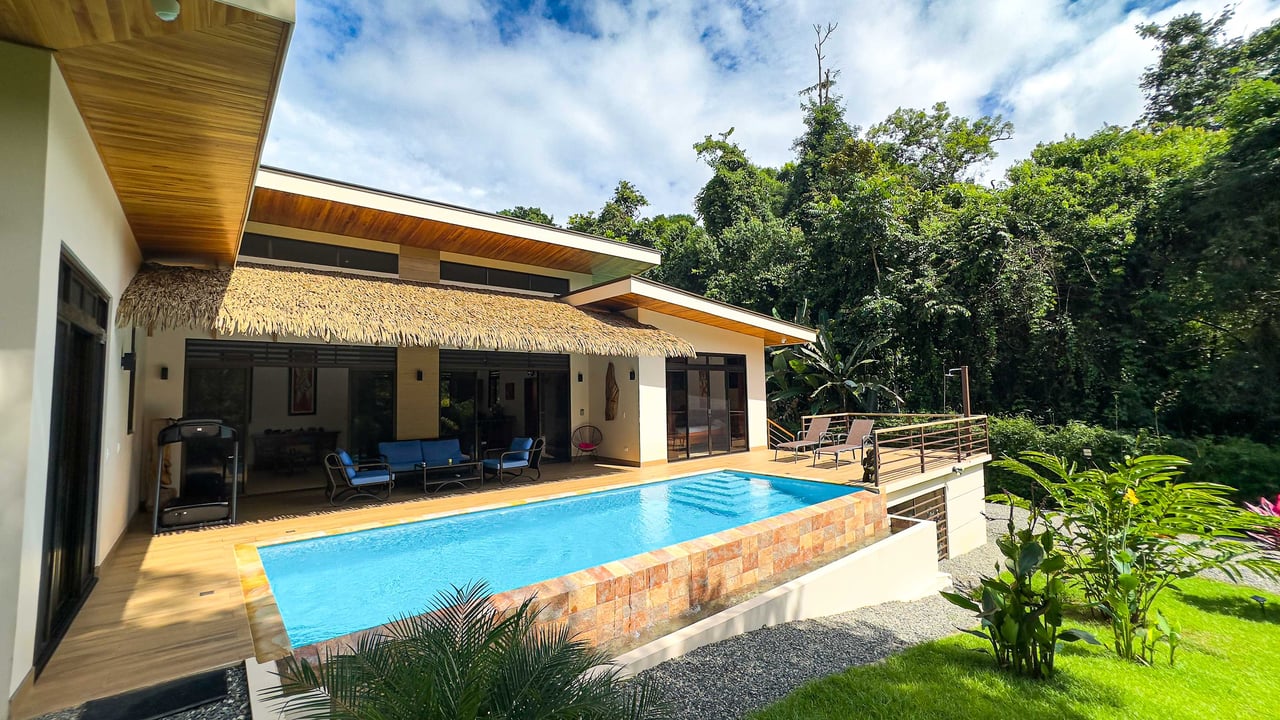 Casa La Paz: A Private Oasis of Luxury and Adventure in the Heart of Ojochal!