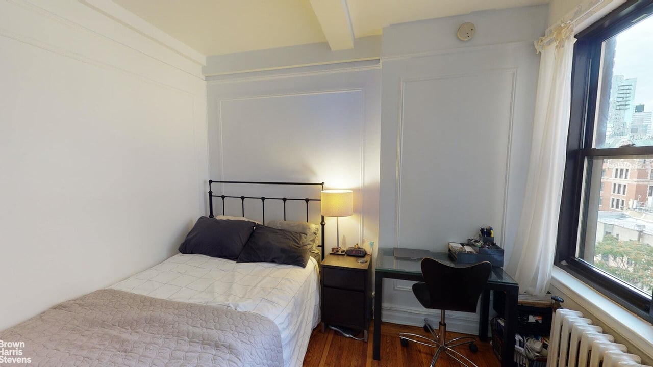 457 W 57TH St, #1001