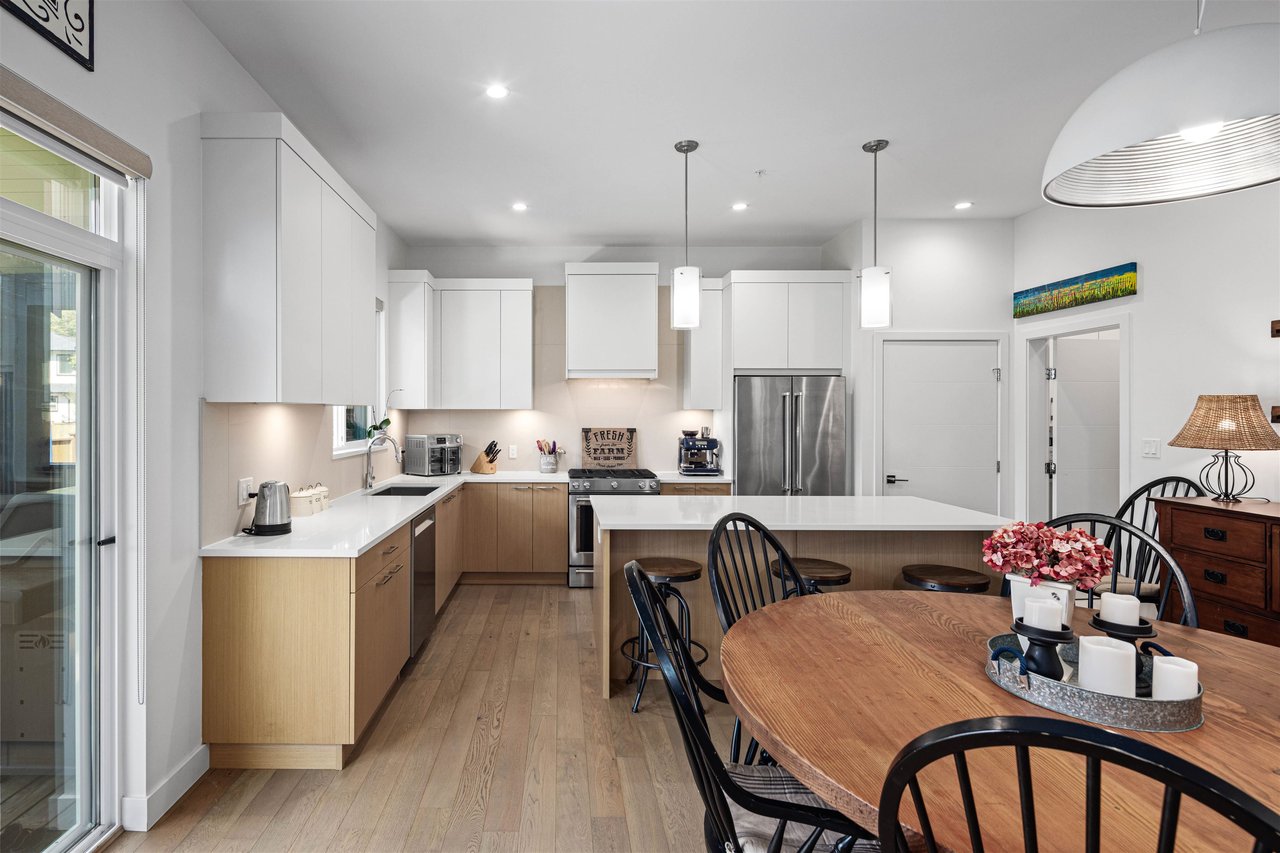 39303 Mockingbird Cres