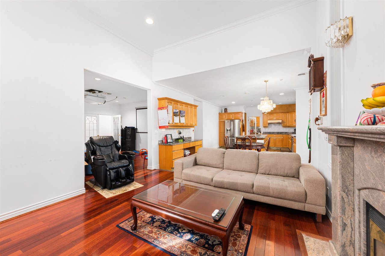 6160 Azure Rd