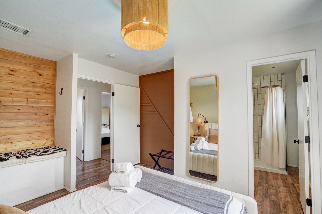 4774 Avenida Del Sol
