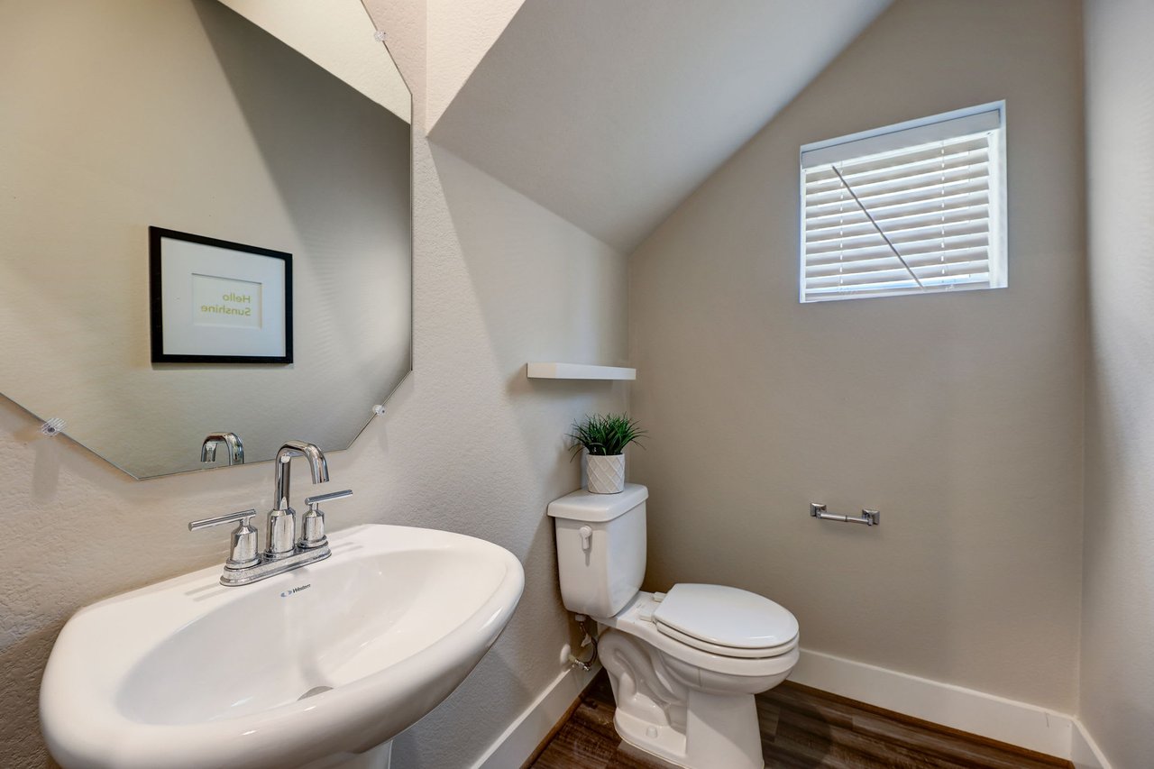 Stunning 2021 Meritage Home in Easton Park with FREE Solar Panels! Better Priced Than New Builds and Move-In Ready!