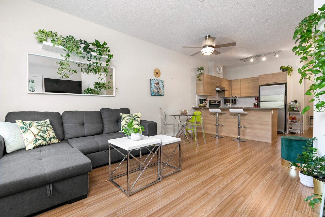 303-7445 Frontier St