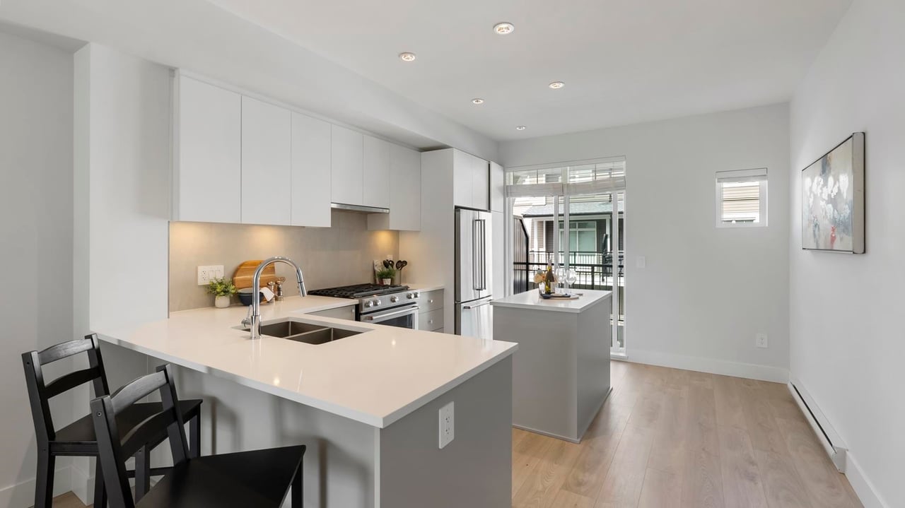 21-2070 Oak Meadows Dr