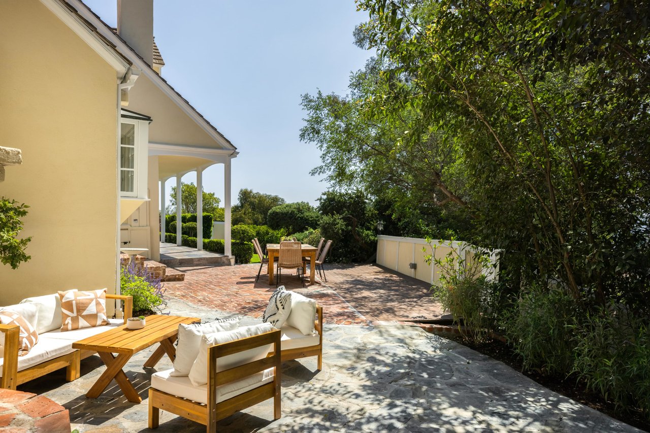 A 1940s Hollywood Hills Traditional