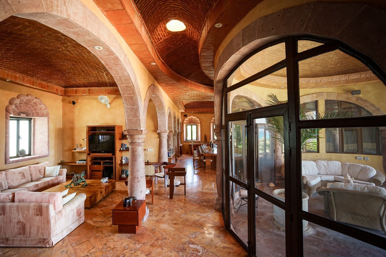 Casa de las Cupulas Isla Mujeres