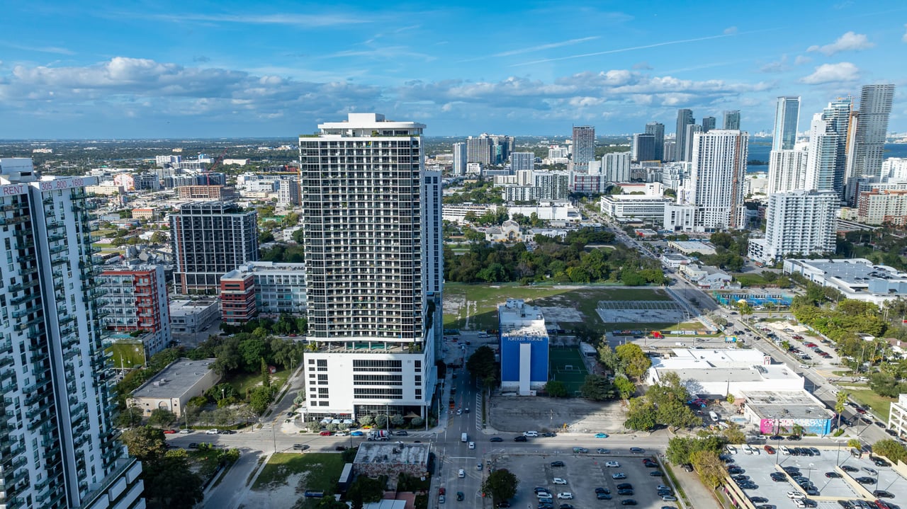 Luxury Reastaurant in Miami