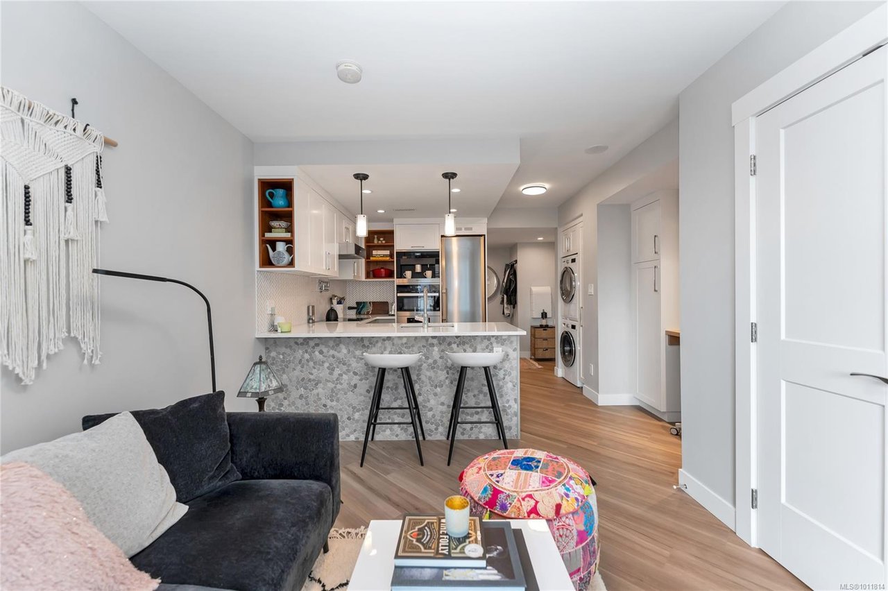 803-930 Yates St, Victoria