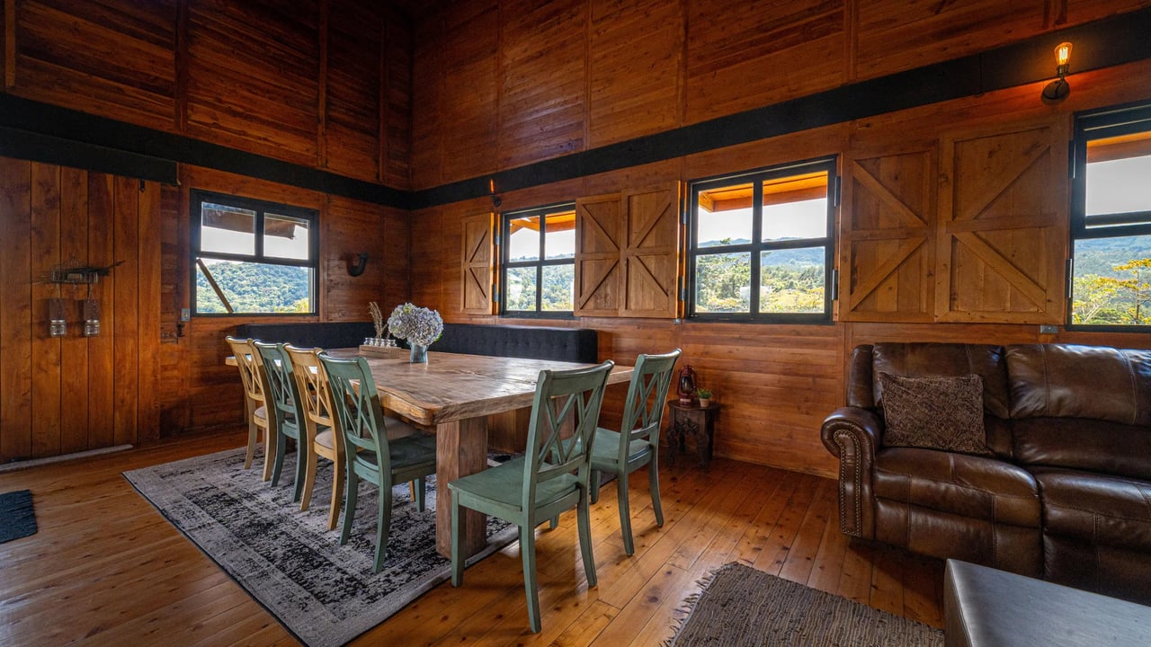 Sustainable Mountain Cabin, Cartago