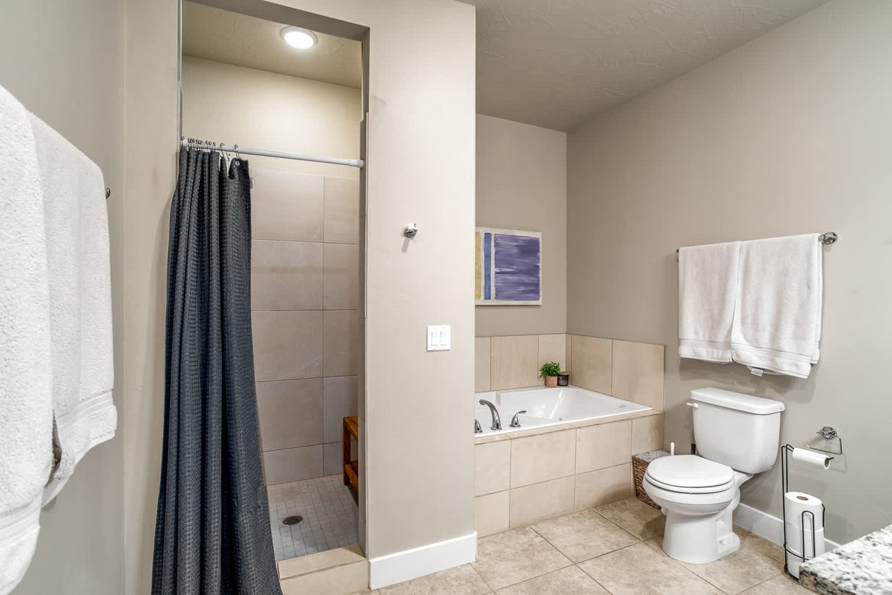 5228 N Villas Dr #4-102