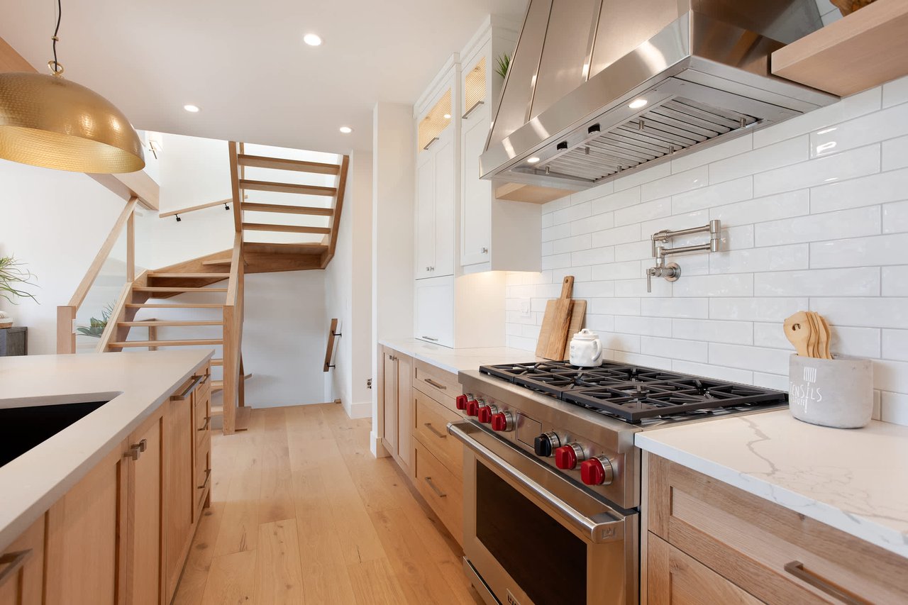 909A 9th Street