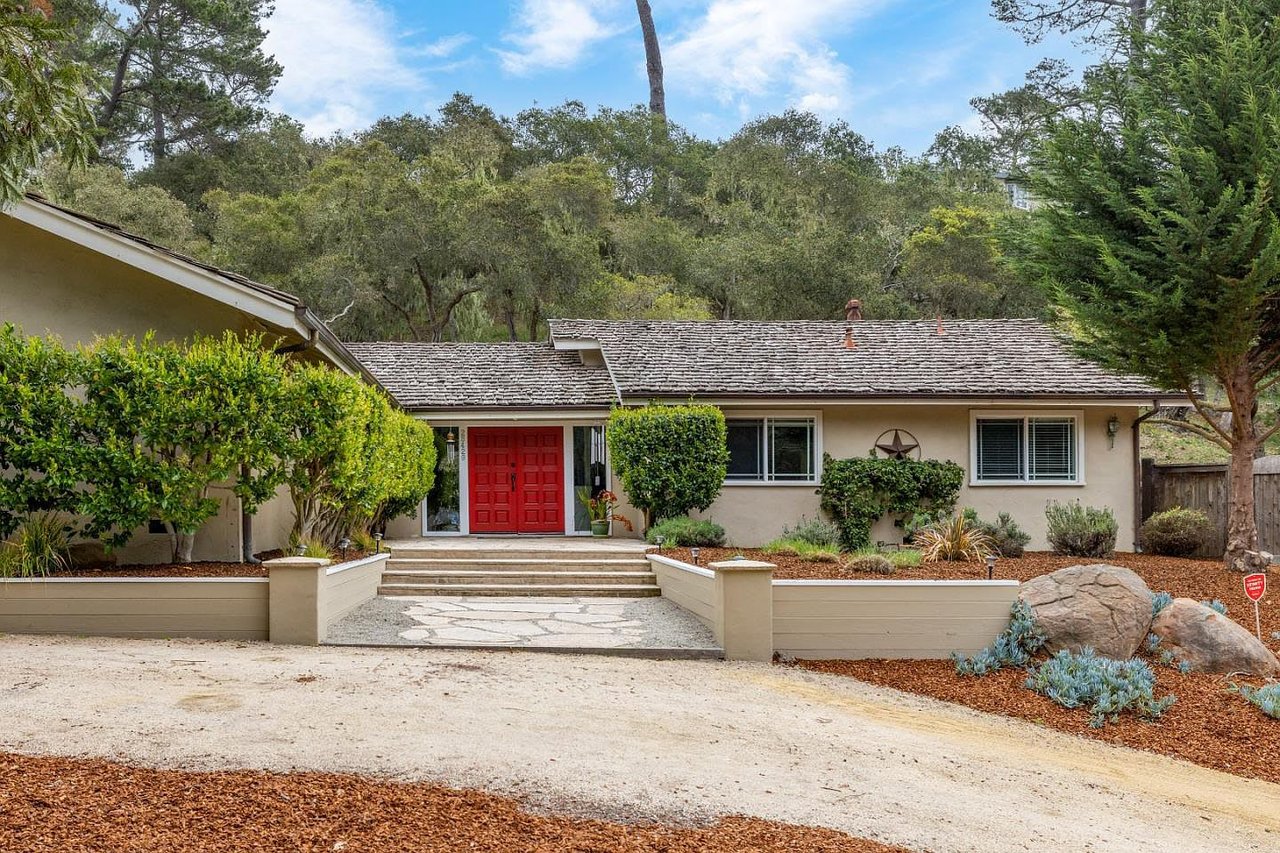 25429 Outlook Dr