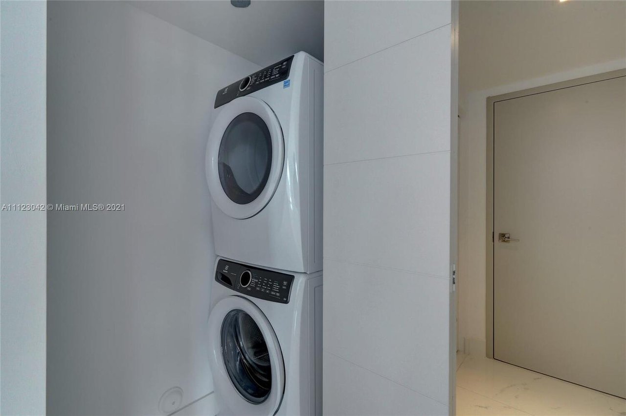 9521 E Bay Harbor Dr, #LP801