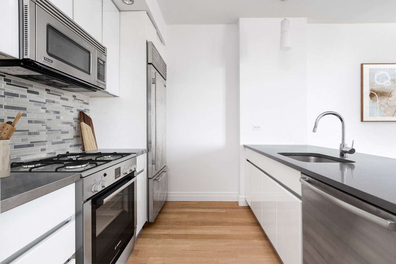 550 West 54th Street, Apt 26T