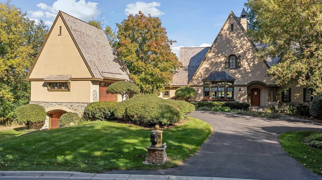 1074 Wildhurst Trl, Orono