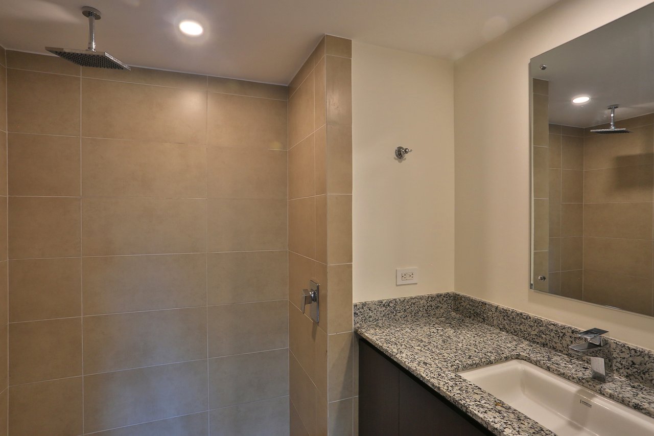 Urban Condo With Rooftop Gym, Heredia