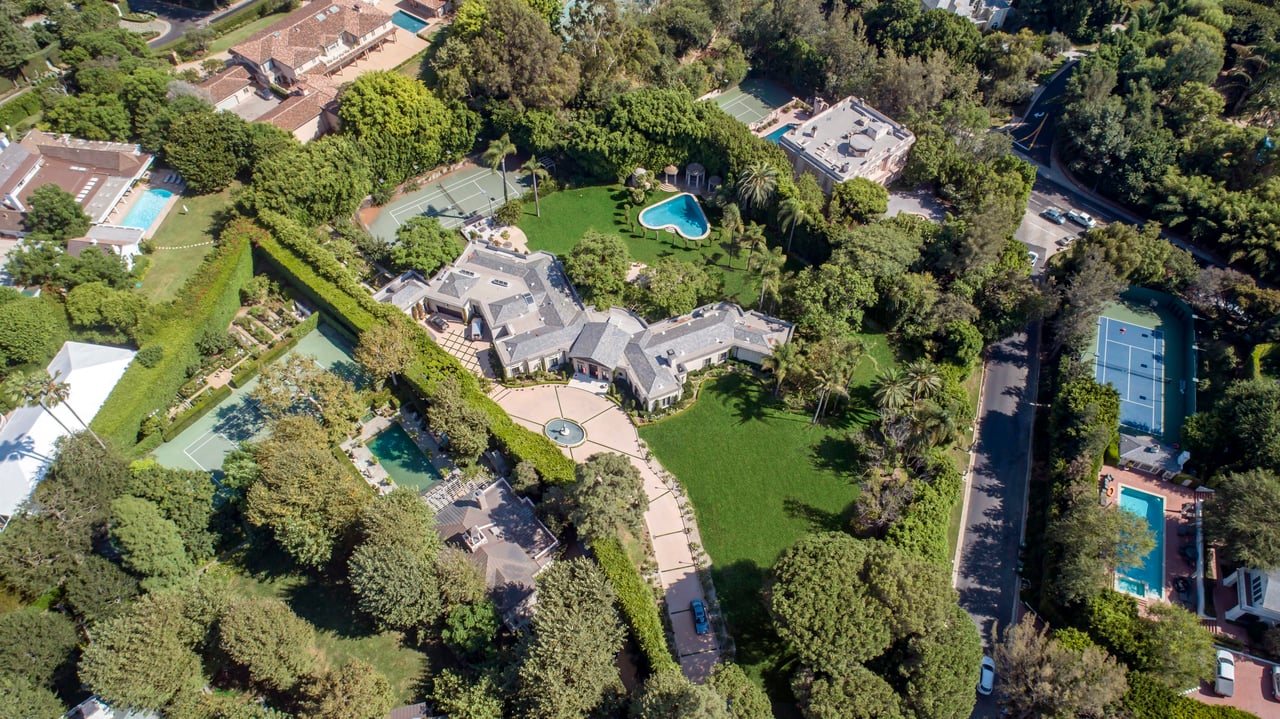 138 N Mapleton Rd, Holmby Hills