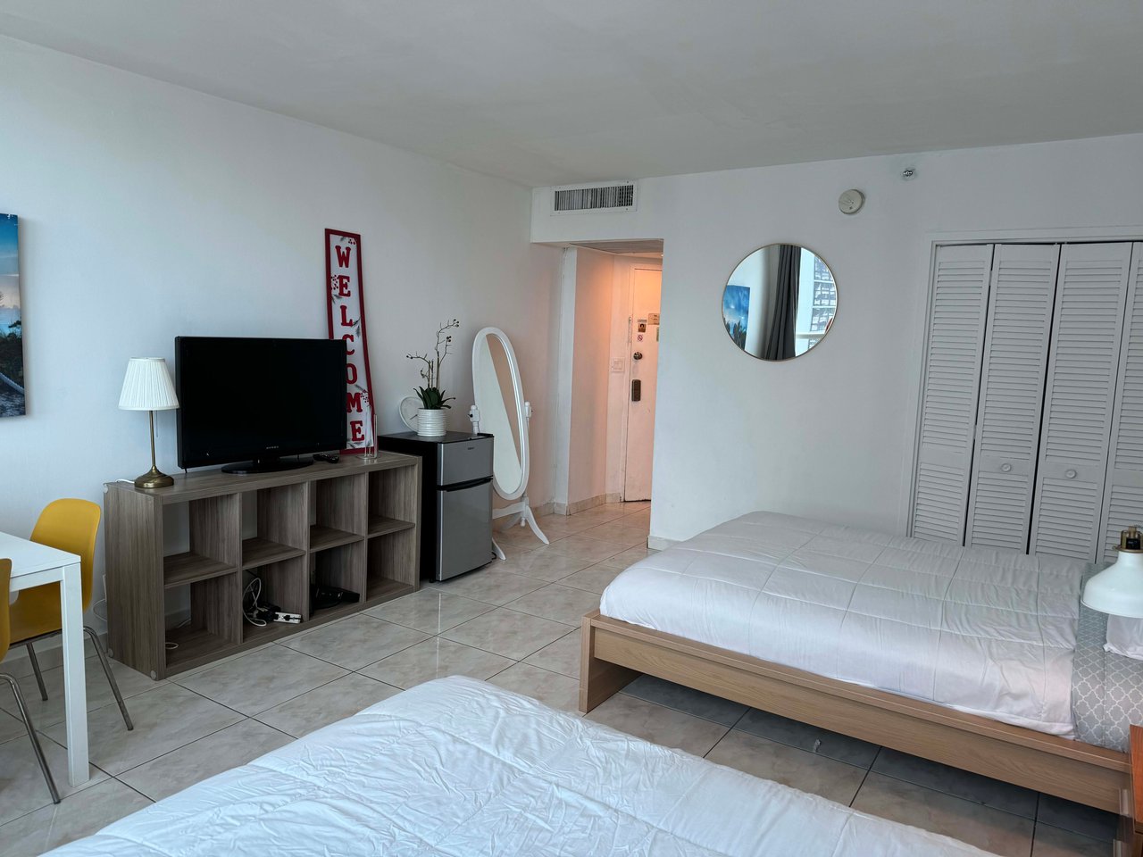 5445 Collins Ave #1606 Maimi Beach FL-33140