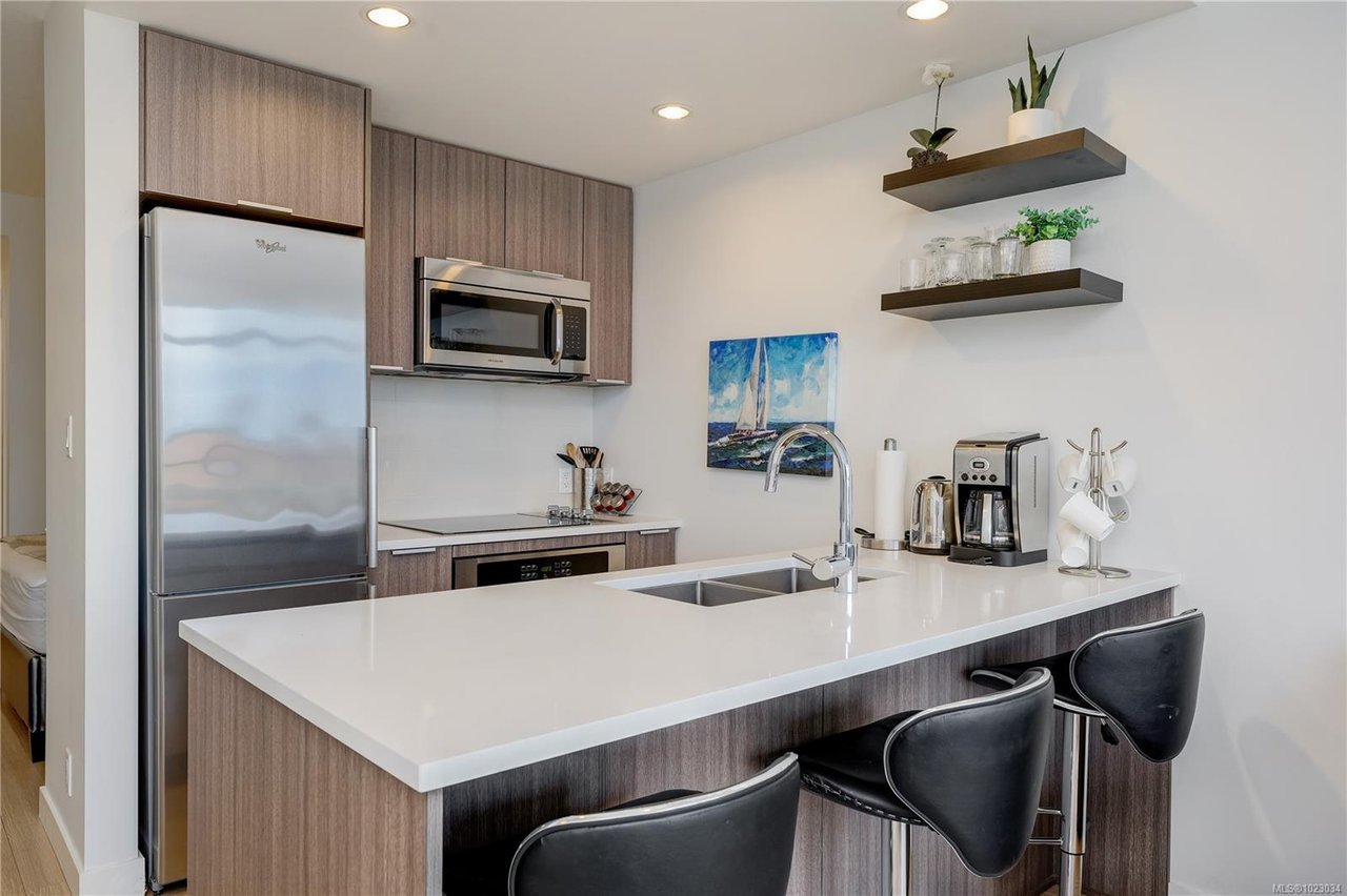 910-728 Yates St, Victoria