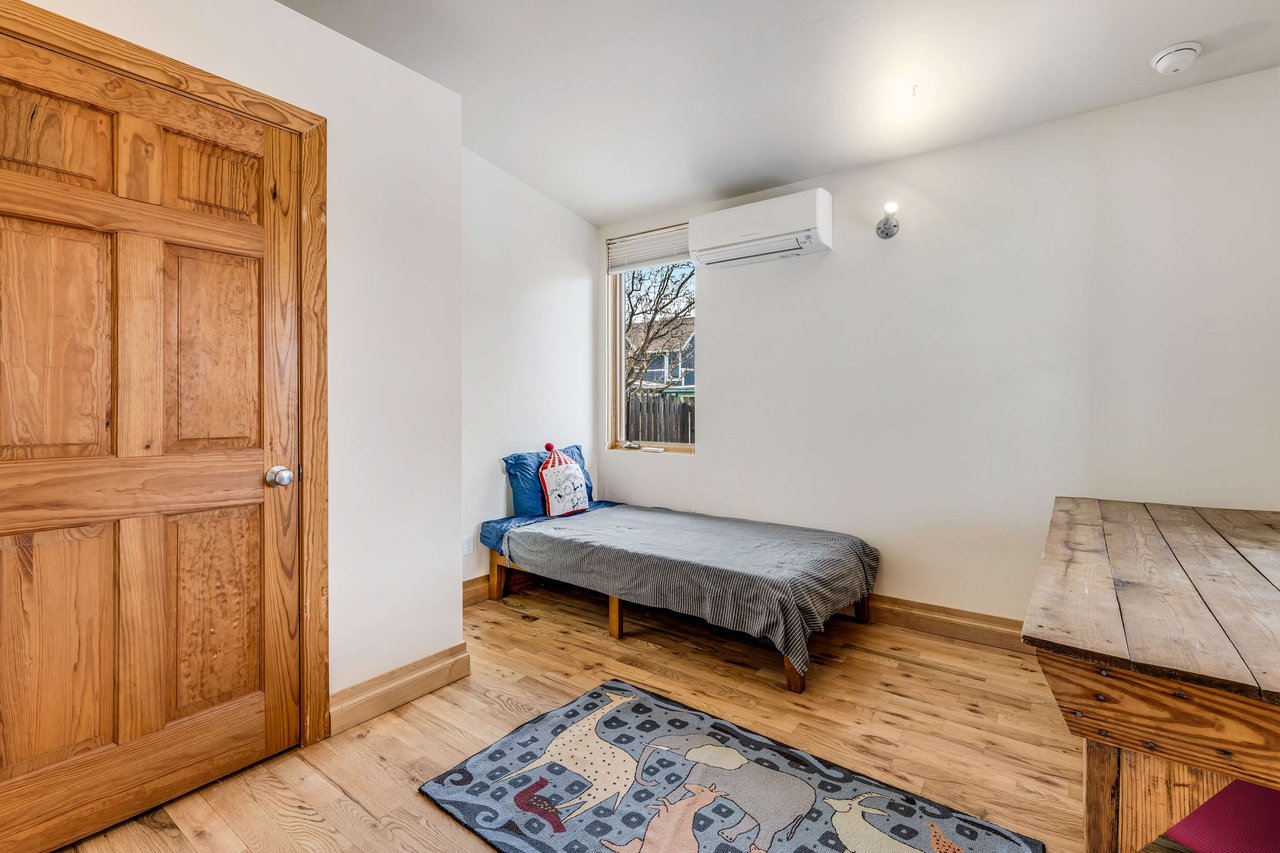 Charming Property in the Heart of Downtown Carbondale. 