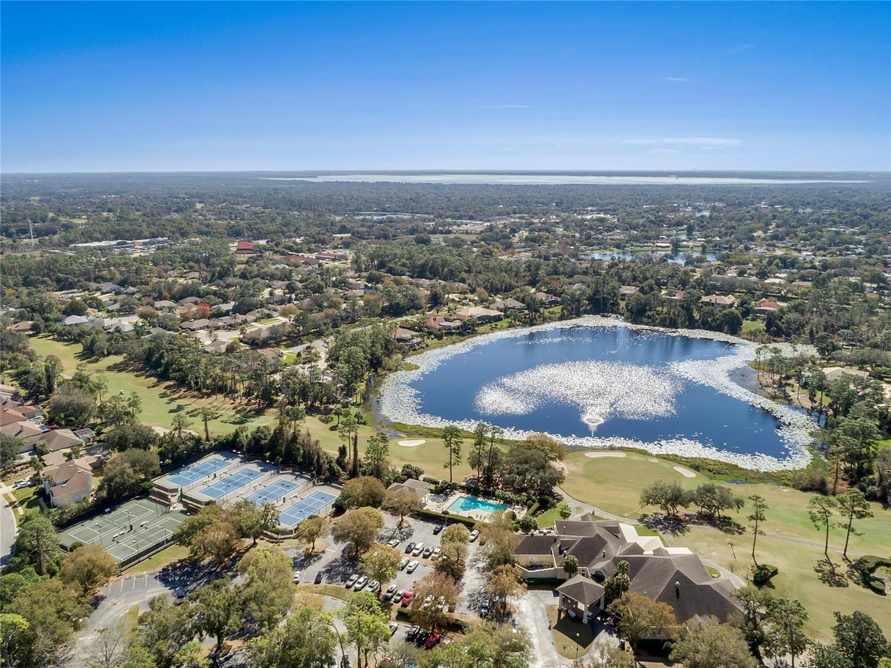 Maximizing Your Sale: The Unmatched Value of a Local Realtor in DeBary