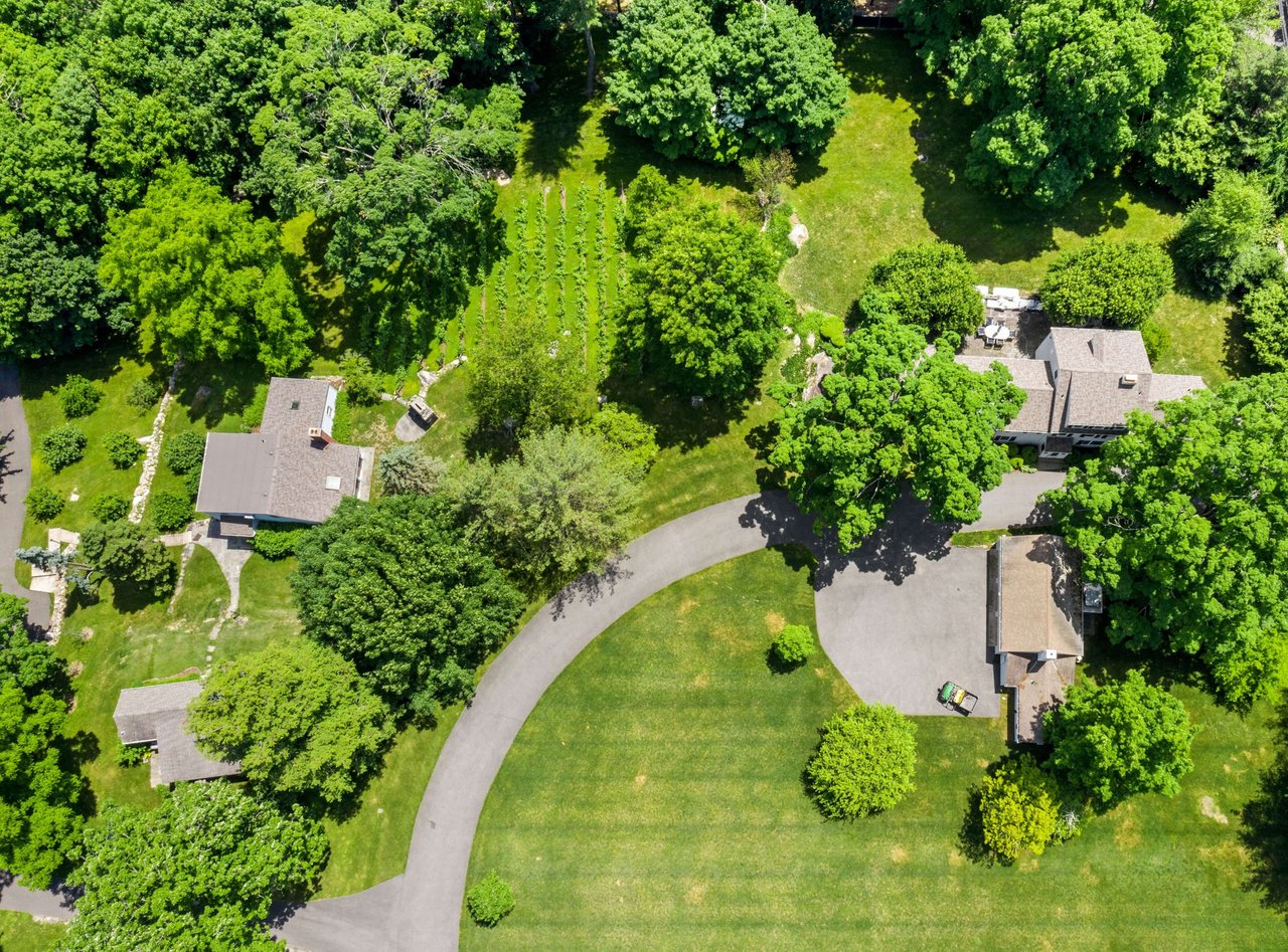 429 Round Hill Rd, Greenwich CT