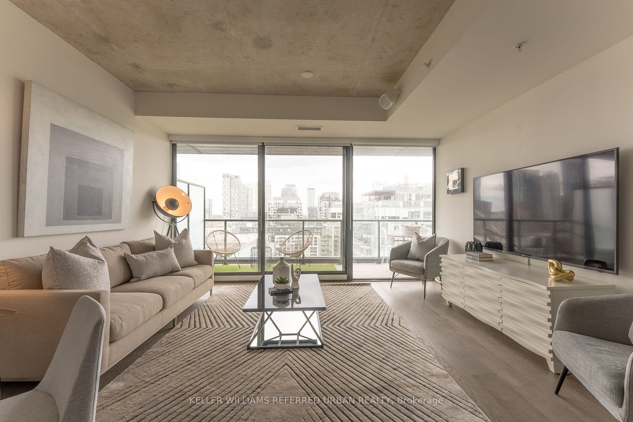 THOMPSON RESIDENCES 